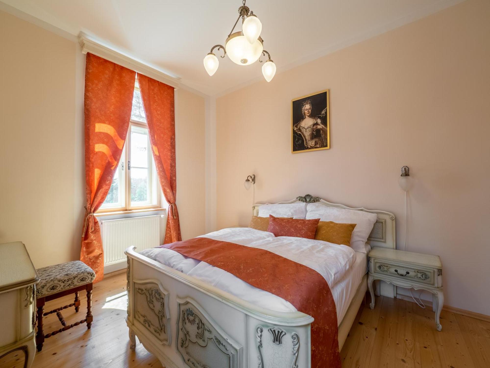 Zamecek Waldsteinovo Zatisi Hotel Svatoslav Kültér fotó