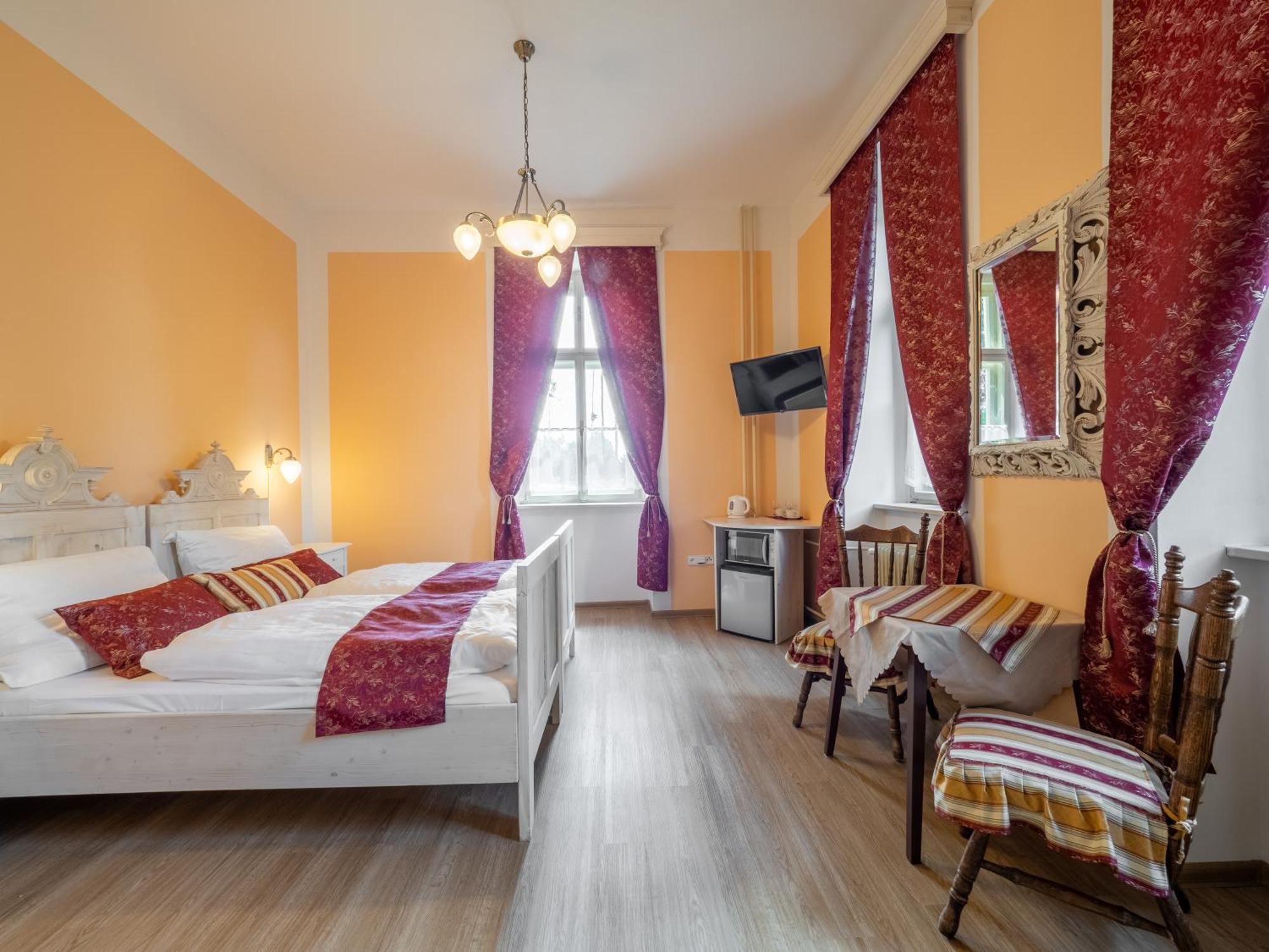 Zamecek Waldsteinovo Zatisi Hotel Svatoslav Kültér fotó
