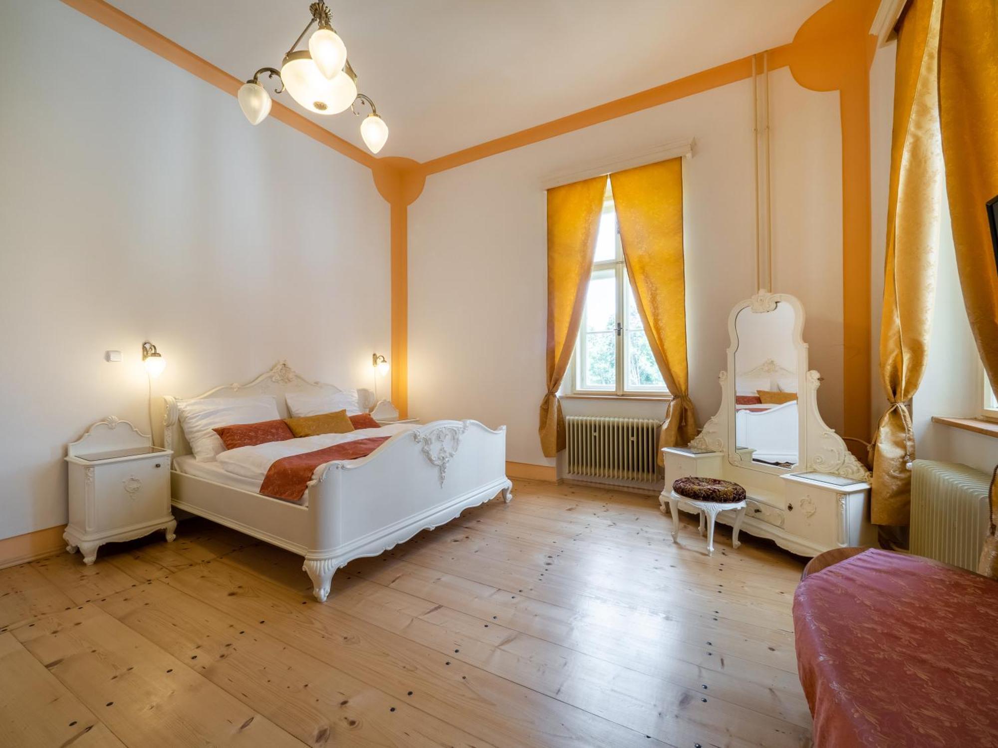 Zamecek Waldsteinovo Zatisi Hotel Svatoslav Kültér fotó