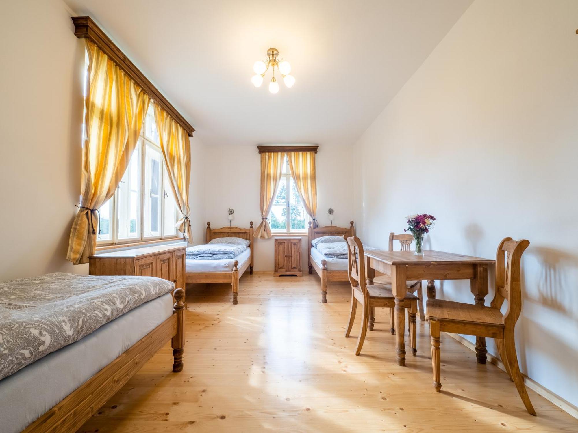 Zamecek Waldsteinovo Zatisi Hotel Svatoslav Kültér fotó