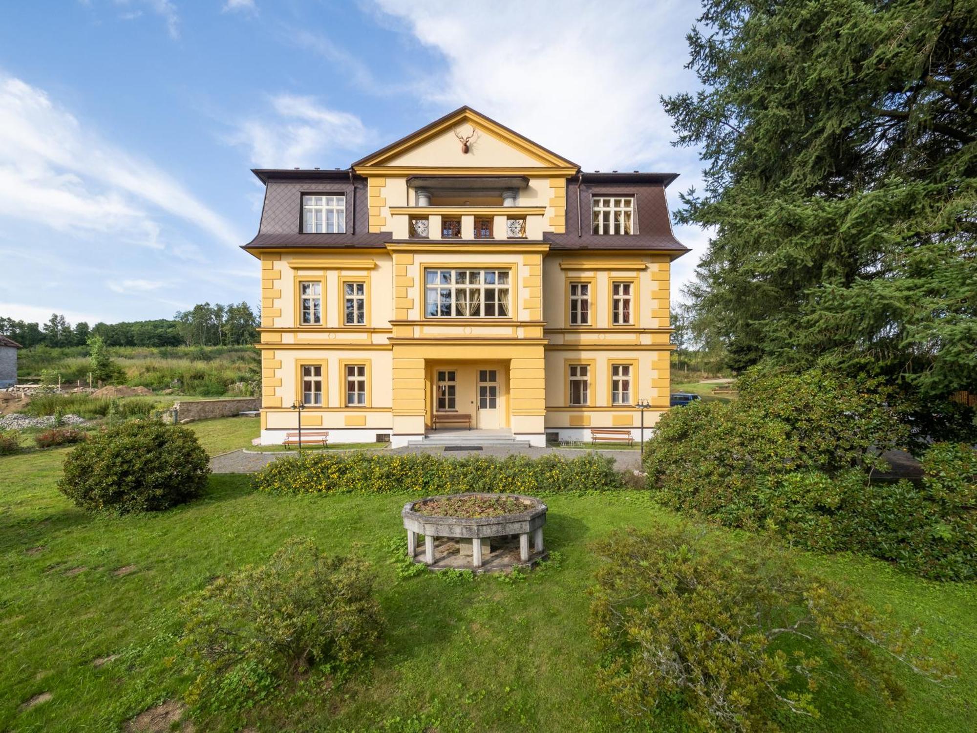 Zamecek Waldsteinovo Zatisi Hotel Svatoslav Kültér fotó
