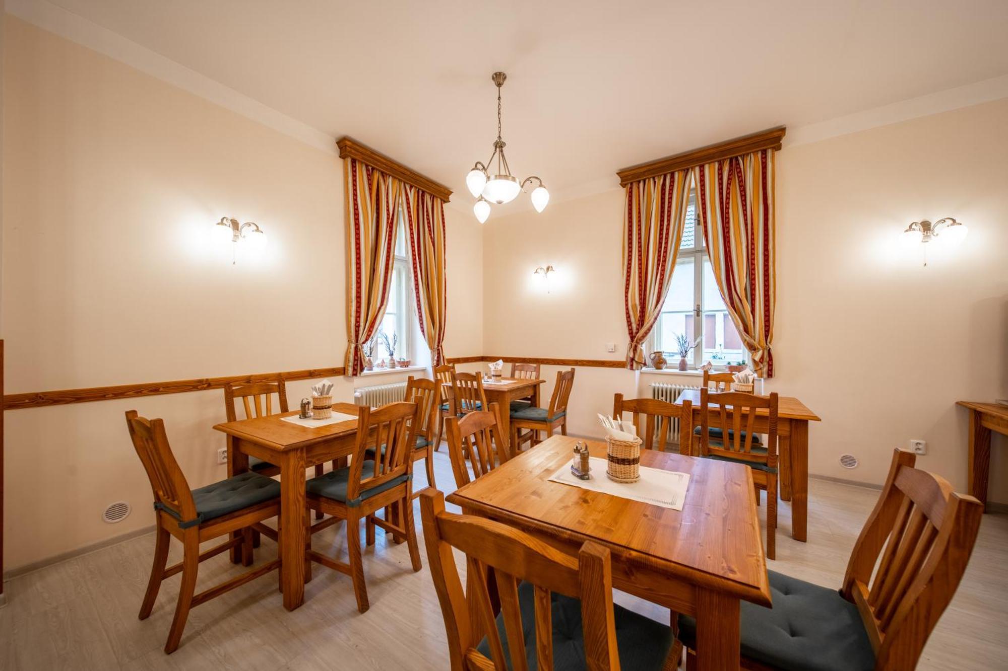 Zamecek Waldsteinovo Zatisi Hotel Svatoslav Kültér fotó
