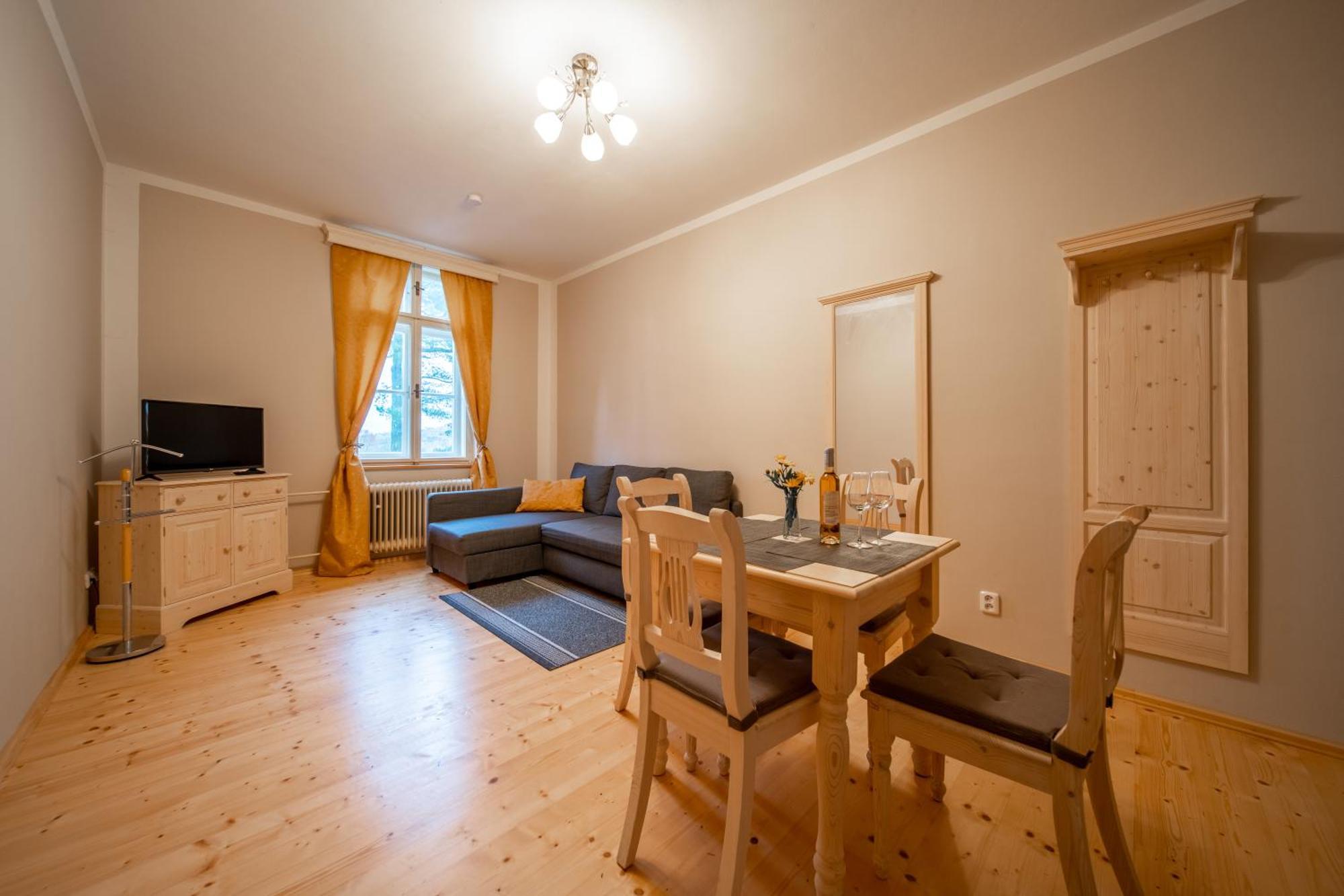 Zamecek Waldsteinovo Zatisi Hotel Svatoslav Kültér fotó
